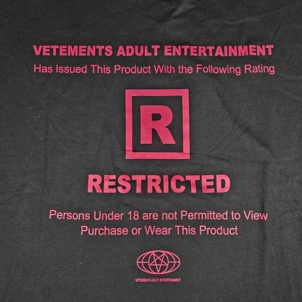 Vetements Unisex Black Adult Entertainment Restricted Graphic T-Shirt XL - Picture 2 of 9